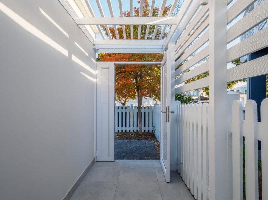 4 Bedroom House for Sale in Thesen Islands